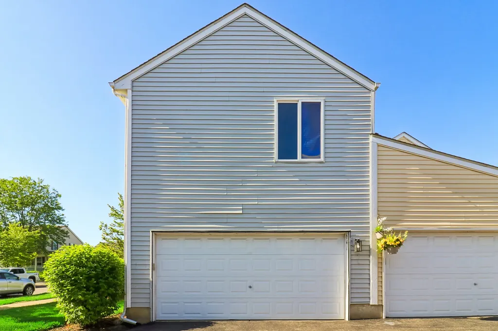 641 Serendipity Drive Aurora IL 60504