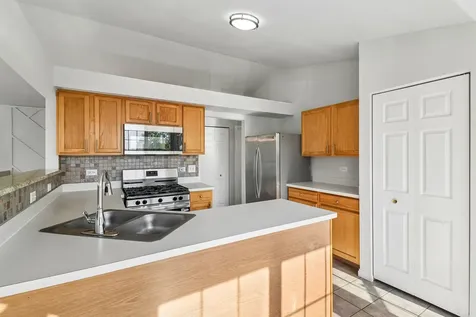 641 Serendipity Drive Aurora IL 60504
