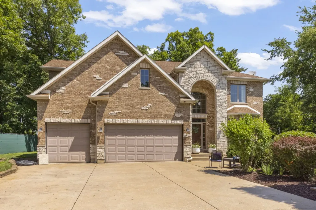 34W624 Courier Avenue St. Charles IL 60174