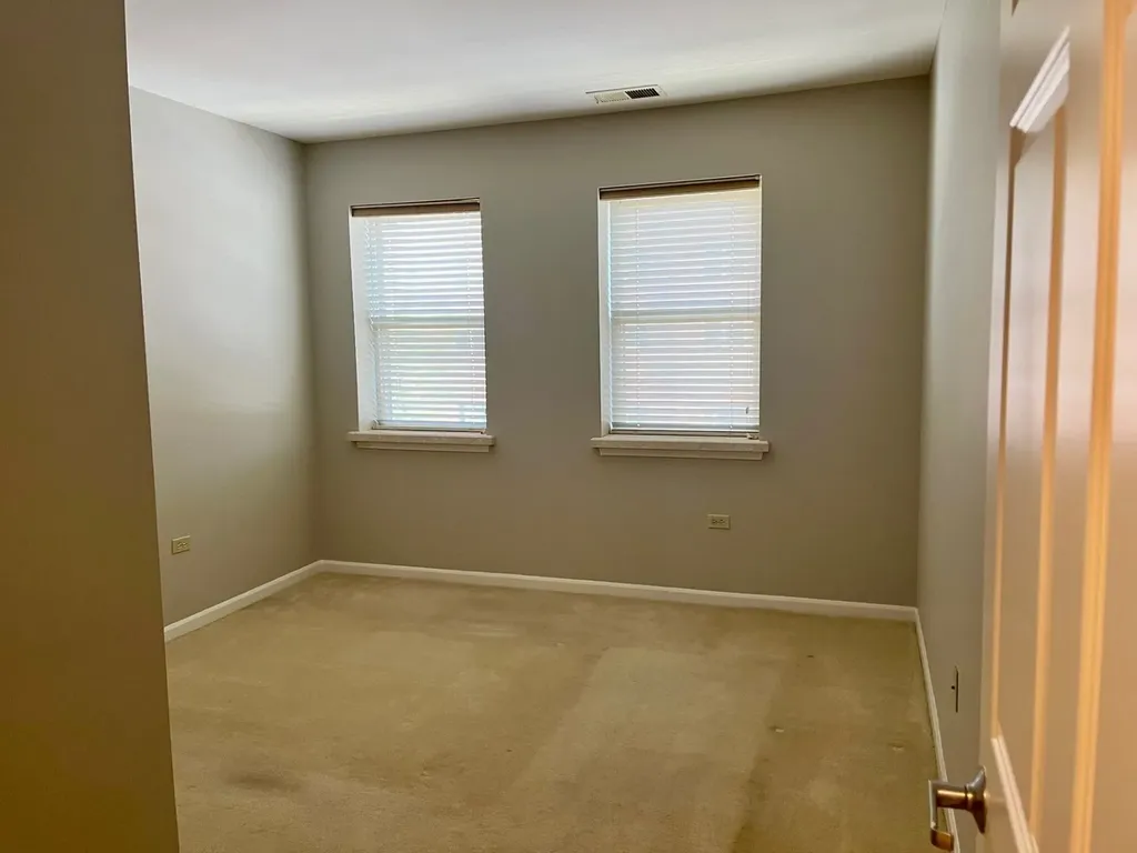 6710 South Keating Avenue Chicago IL 60629