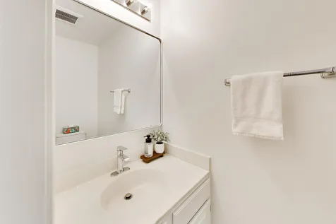 437 Grosse Pointe Circle Vernon Hills IL 60061