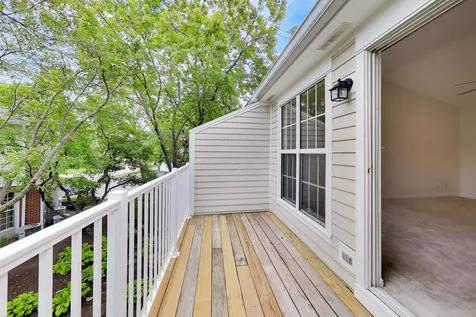 437 Grosse Pointe Circle Vernon Hills IL 60061