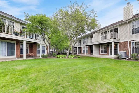 437 Grosse Pointe Circle Vernon Hills IL 60061