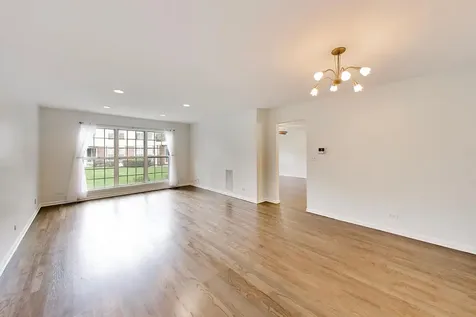437 Grosse Pointe Circle Vernon Hills IL 60061