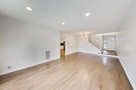 437 Grosse Pointe Circle Vernon Hills IL 60061