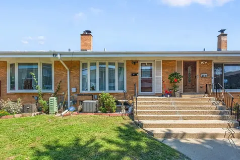 8914 Robin Drive Des Plaines IL 60016