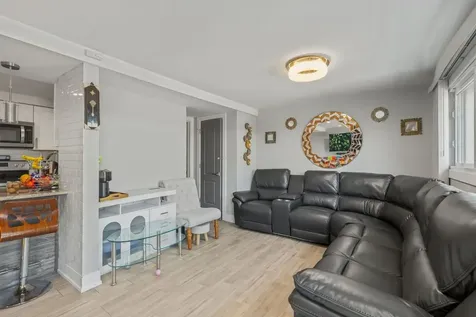 8914 Robin Drive Des Plaines IL 60016