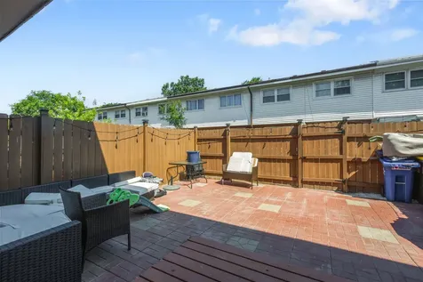 8914 Robin Drive Des Plaines IL 60016