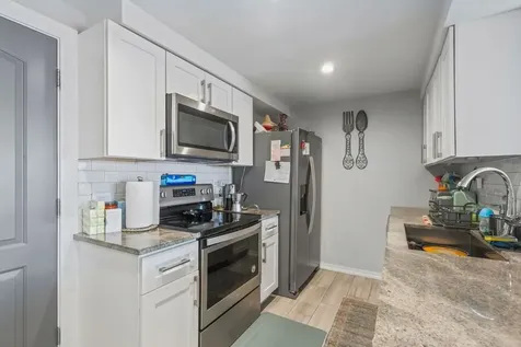 8914 Robin Drive Des Plaines IL 60016