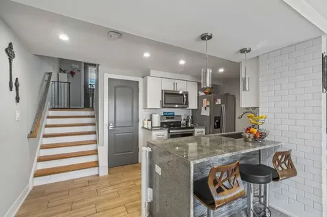 8914 Robin Drive Des Plaines IL 60016