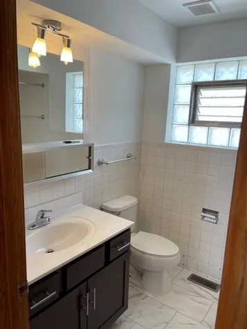4570 North Narragansett Avenue Harwood Heights IL 60706