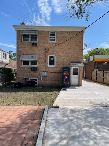 4570 North Narragansett Avenue Harwood Heights IL 60706
