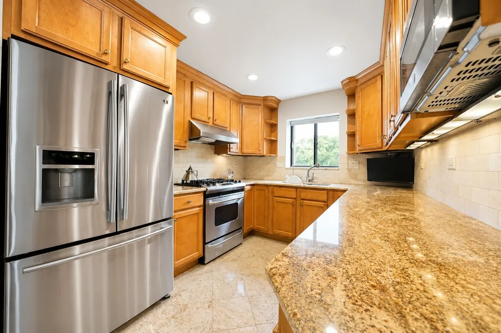 5306 North Cumberland Avenue Chicago IL 60656