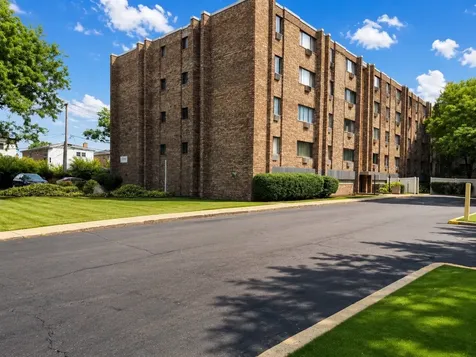 5306 North Cumberland Avenue Chicago IL 60656