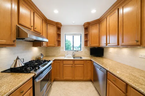 5306 North Cumberland Avenue Chicago IL 60656