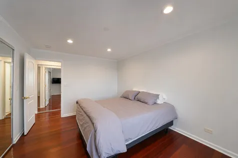 5306 North Cumberland Avenue Chicago IL 60656