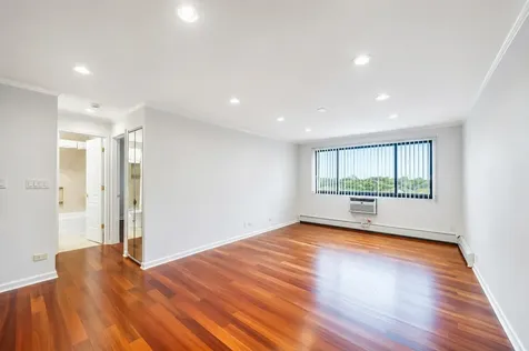 5306 North Cumberland Avenue Chicago IL 60656