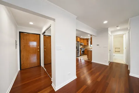 5306 North Cumberland Avenue Chicago IL 60656