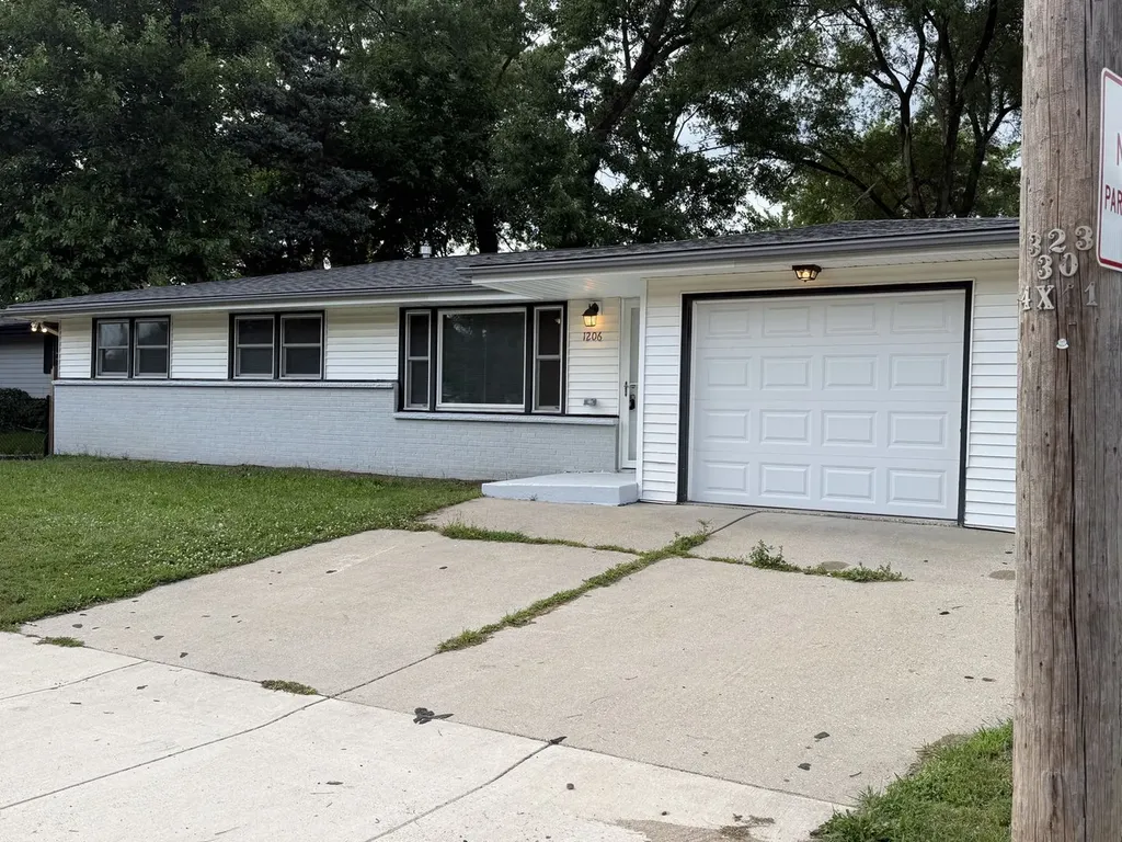 1206 Harlem Road Machesney Park IL 61115