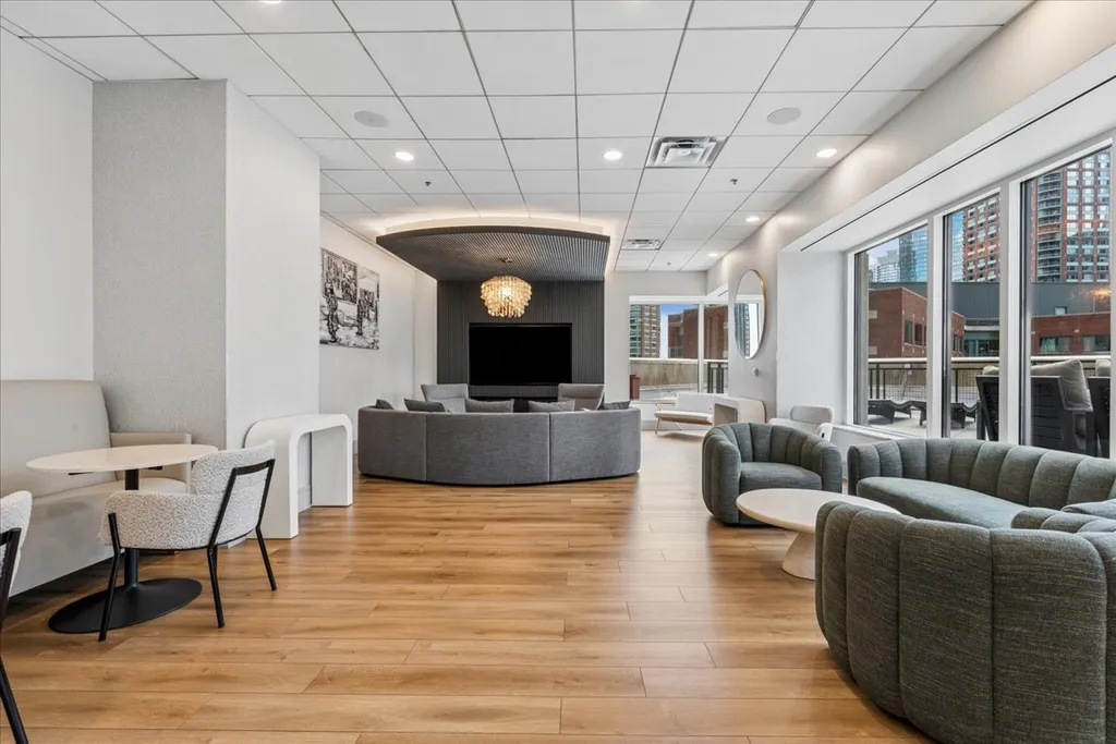 512 North Mcclurg Court Chicago IL 60611
