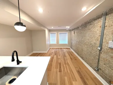 616 West Patterson Avenue Chicago IL 60613