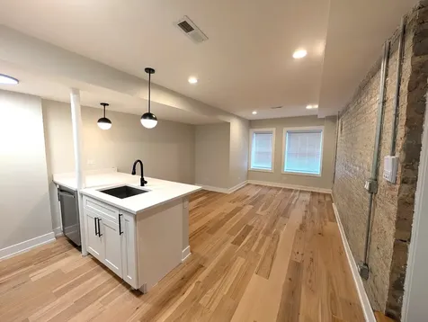 616 West Patterson Avenue Chicago IL 60613