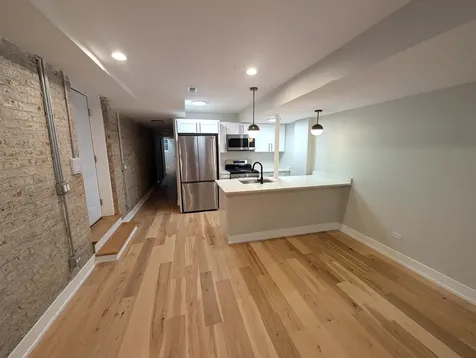 616 West Patterson Avenue Chicago IL 60613