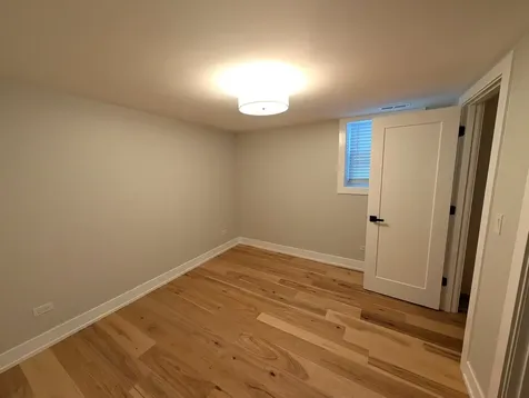 616 West Patterson Avenue Chicago IL 60613