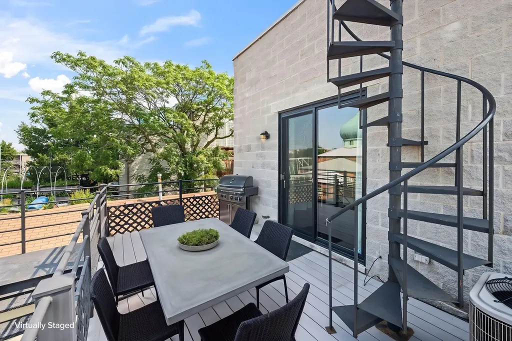 876 North Hermitage Avenue Chicago IL 60622