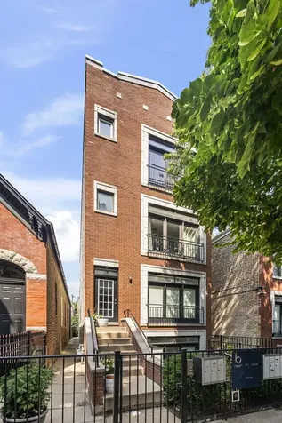 876 North Hermitage Avenue Chicago IL 60622