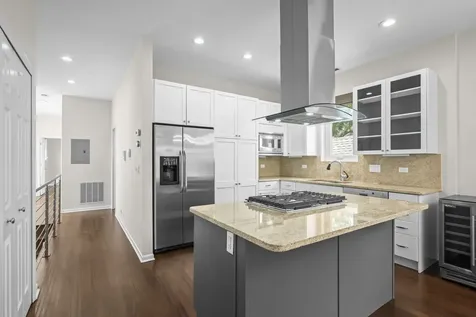 876 North Hermitage Avenue Chicago IL 60622