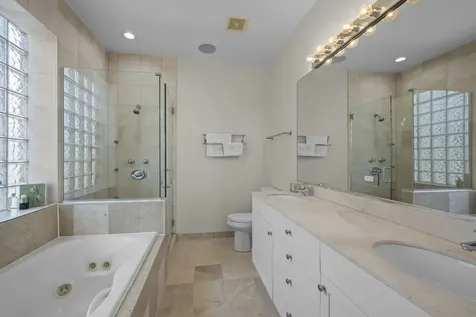 876 North Hermitage Avenue Chicago IL 60622