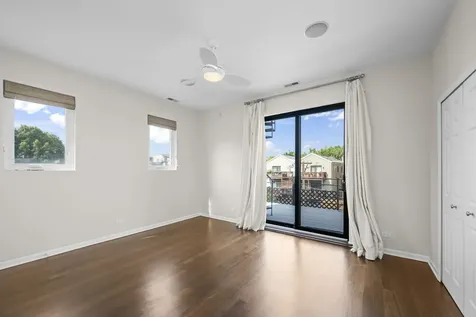 876 North Hermitage Avenue Chicago IL 60622