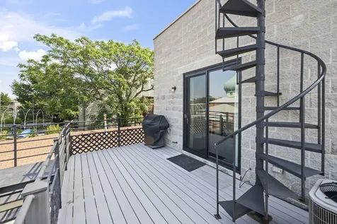 876 North Hermitage Avenue Chicago IL 60622