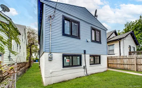 8541 South Givins Court Chicago IL 60620