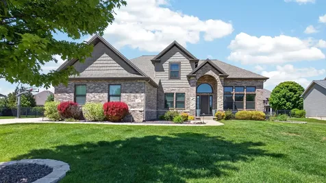8 Flint Court Bloomington IL 61705