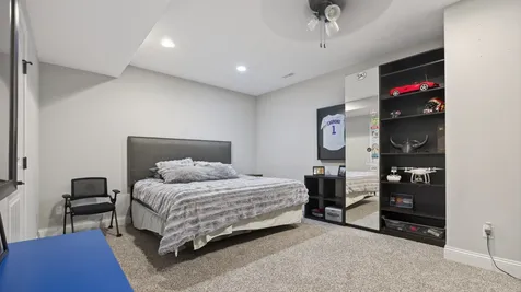 8 Flint Court Bloomington IL 61705