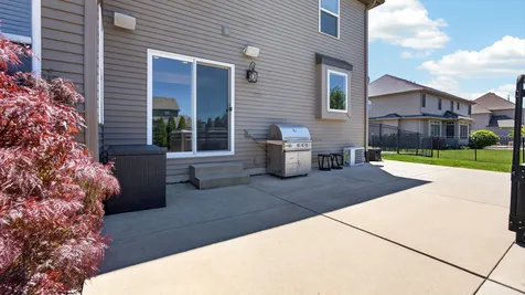 8 Flint Court Bloomington IL 61705