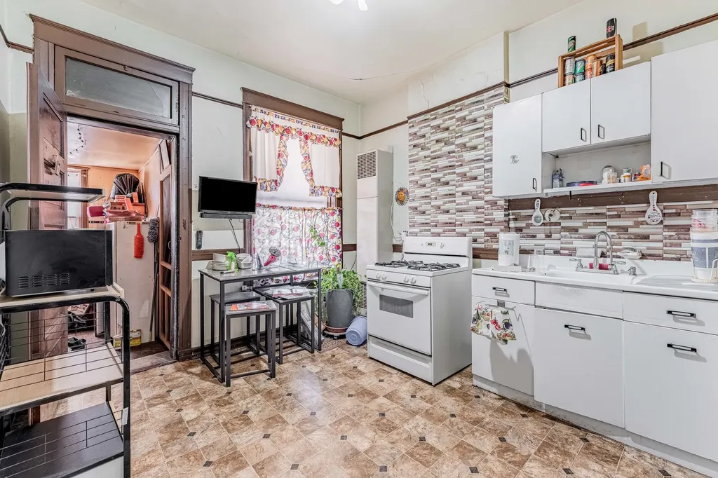 1627 North Kedzie Avenue Chicago IL 60647