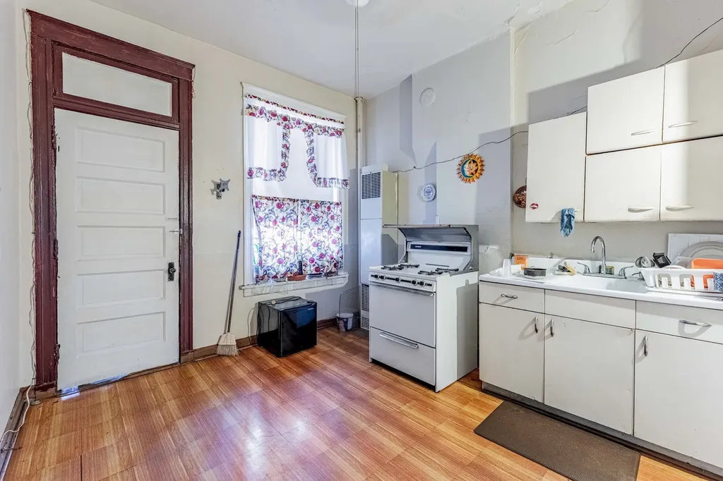 1627 North Kedzie Avenue Chicago IL 60647
