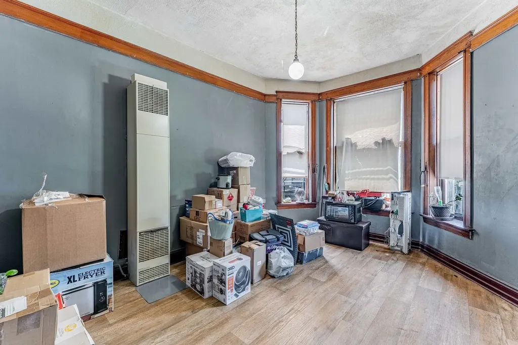 1627 North Kedzie Avenue Chicago IL 60647