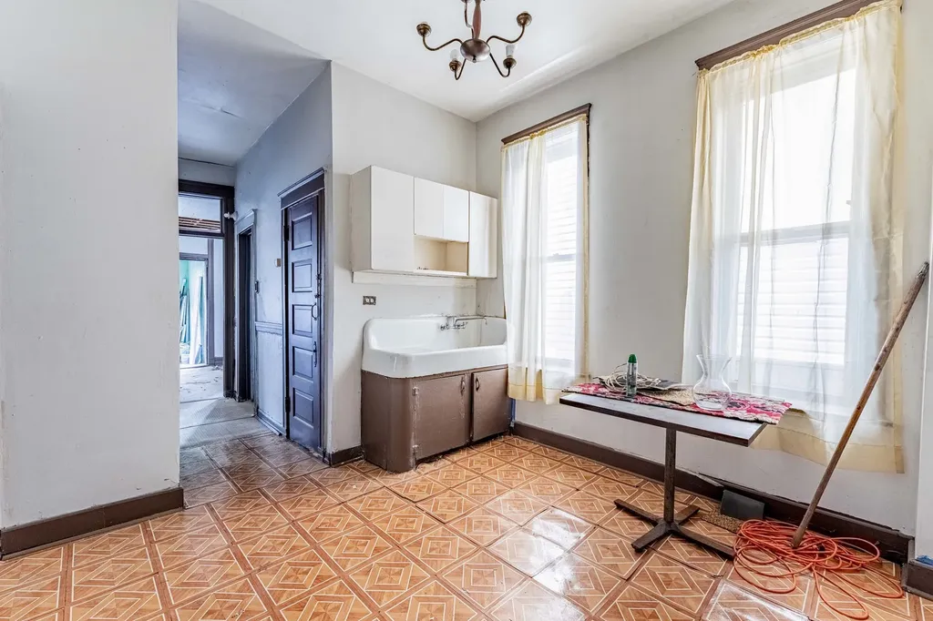 1627 North Kedzie Avenue Chicago IL 60647