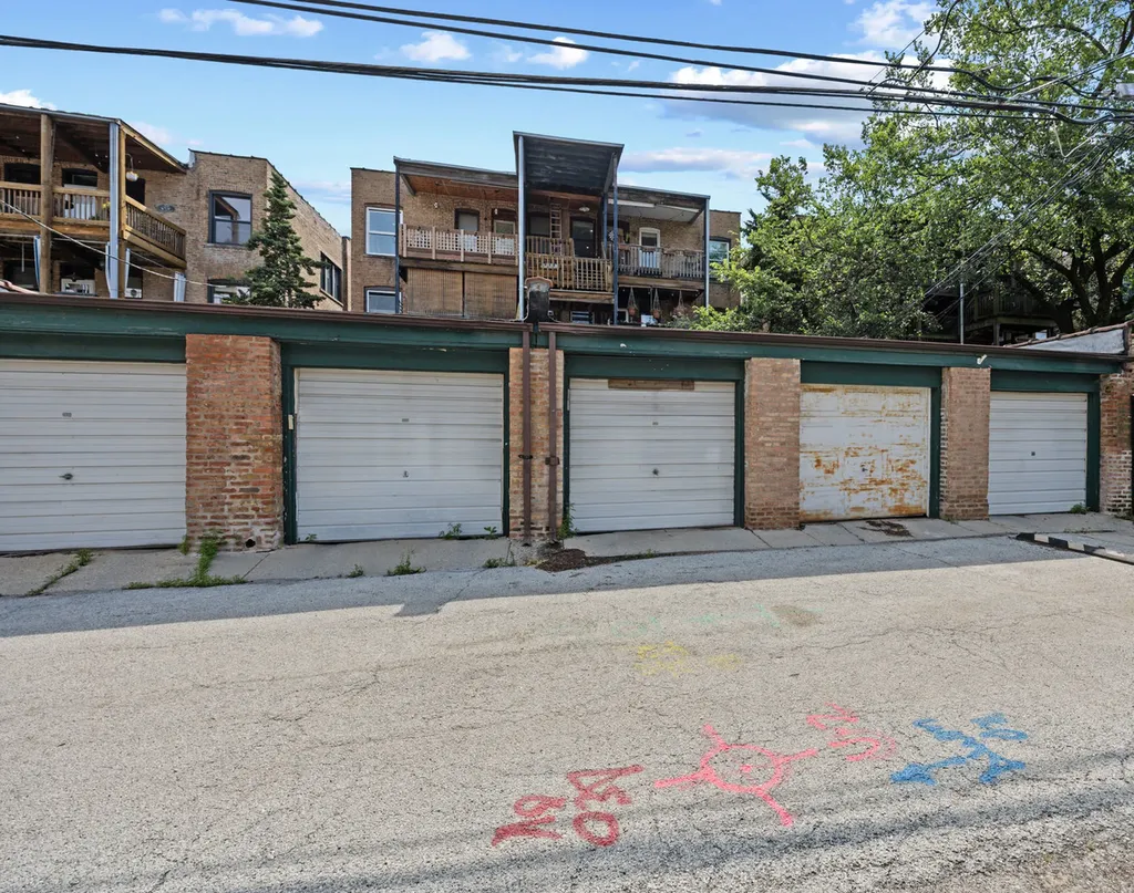 4436 North Malden Street Chicago IL 60640