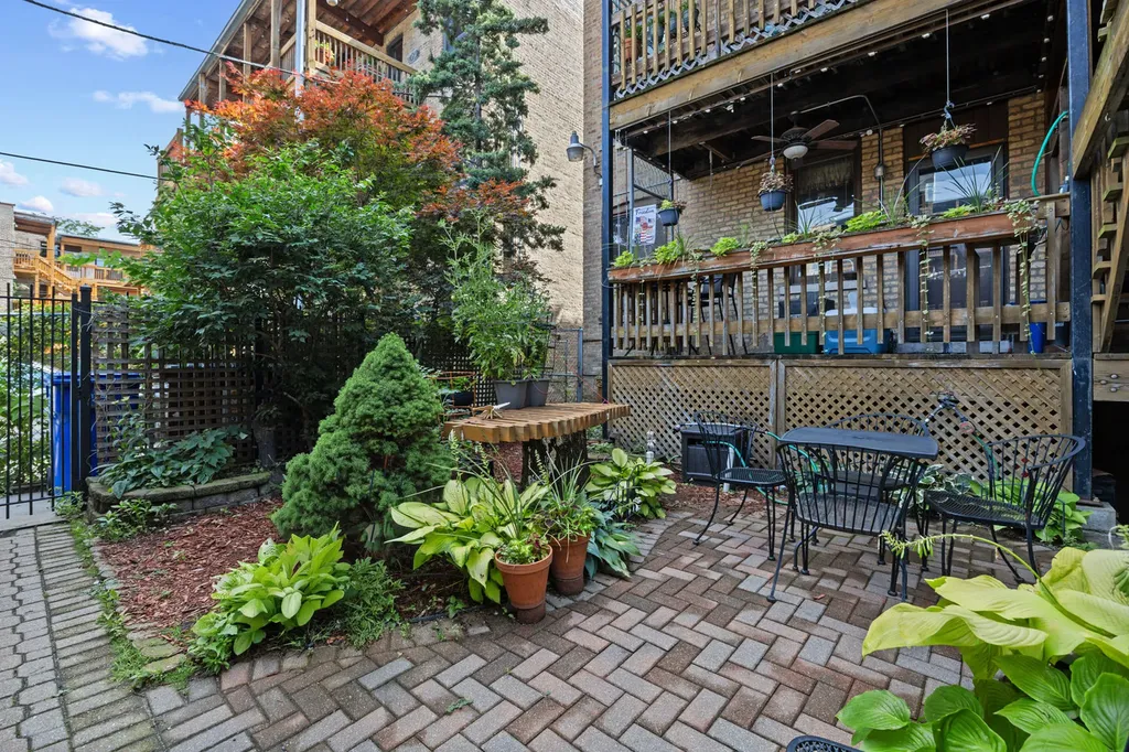 4436 North Malden Street Chicago IL 60640