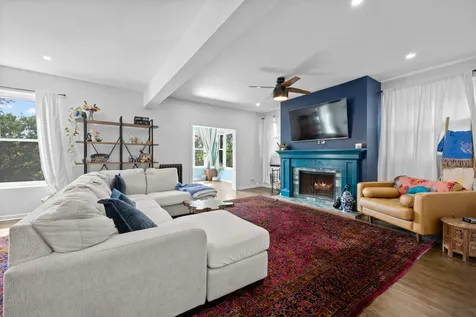 4436 North Malden Street Chicago IL 60640