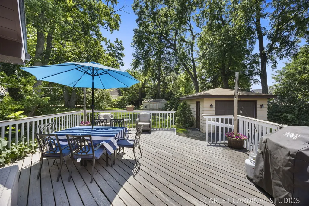 363 Marion Avenue Glen Ellyn IL 60137