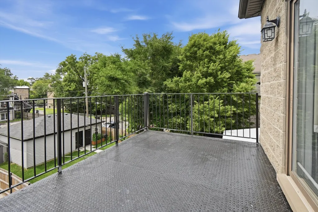 6534 South Kimbark Avenue Chicago IL 60637