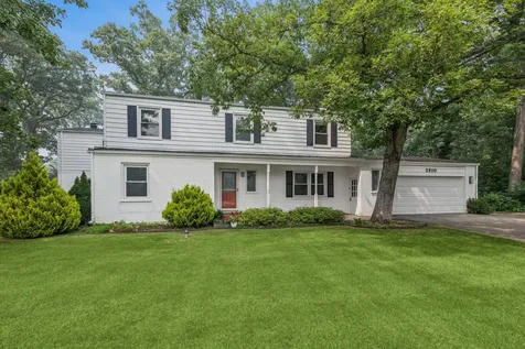 2910 Cherokee Lane Riverwoods IL 60015