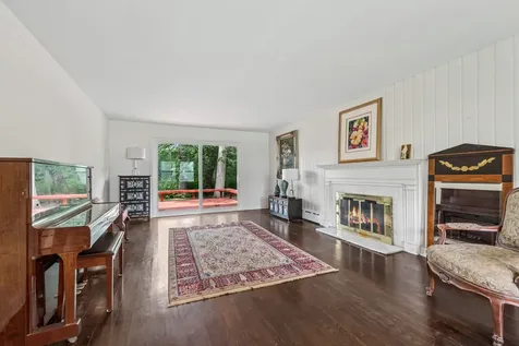 2910 Cherokee Lane Riverwoods IL 60015
