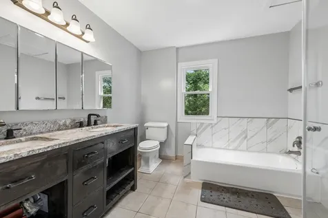 2910 Cherokee Lane Riverwoods IL 60015